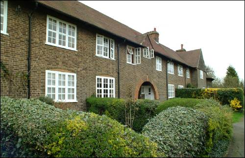 47 ish Asmuns Place